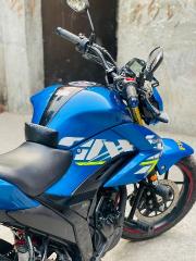 Suzuki Gixxer Dual Disc Dual Tone